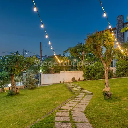 Traditional With Garden, Also For Gatherings ,15 Minutes From Airport