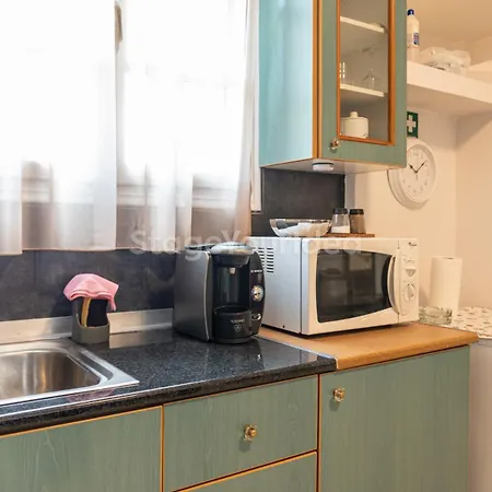Traditional With Garden, Also For Gatherings ,15 Minutes From Airport Daire